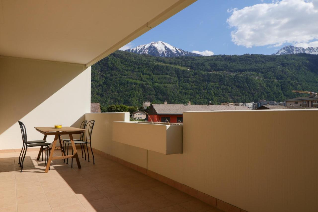 Modern Apartment Close To Martigny Train Station Eksteriør bilde