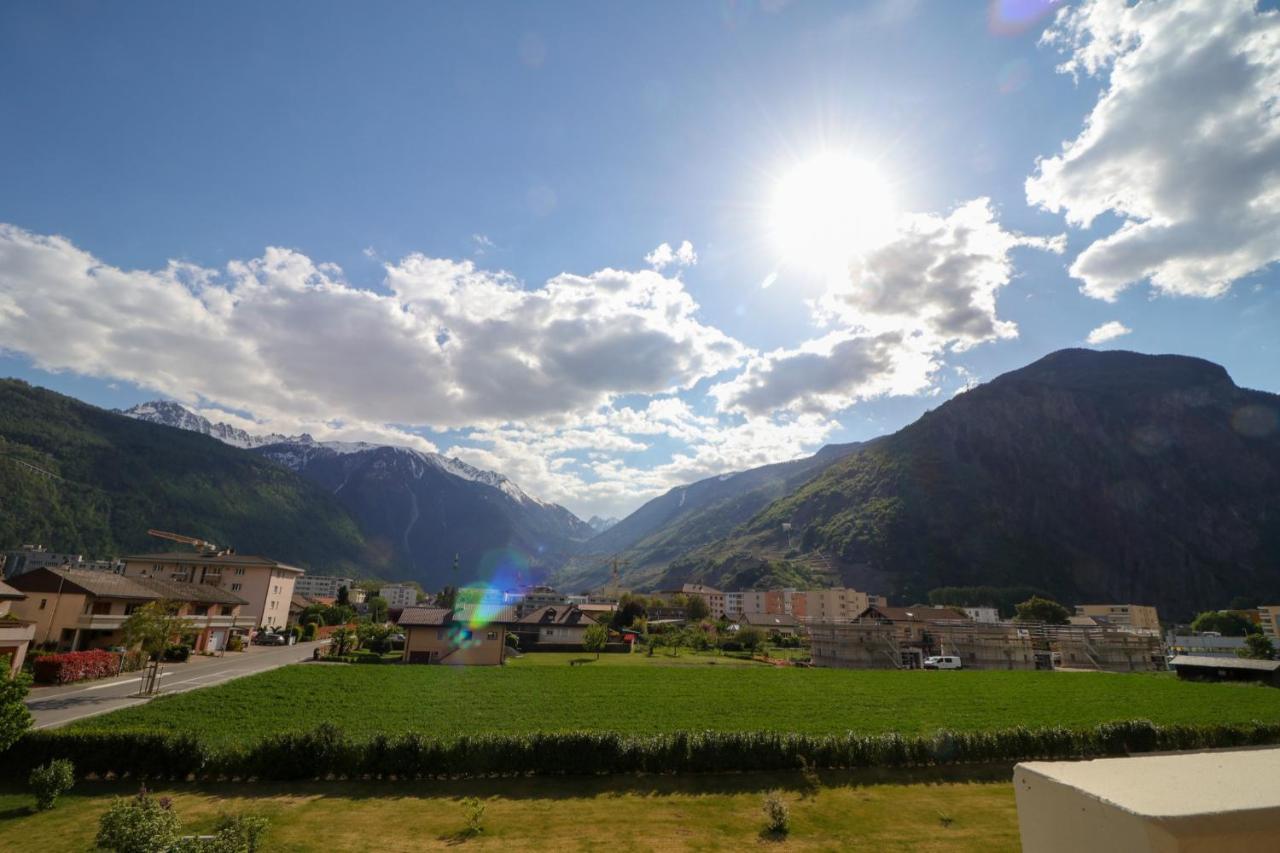 Modern Apartment Close To Martigny Train Station Eksteriør bilde